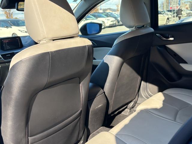 アクセラスポーツ １５ＸＤ　Ｌパッケージ　ヘッドアップディスプレイ　革シート　全方位カメラ　クリアランスソナー　ブラインドスポット　パドルシフト　バックカメラ　パドルシフト　シートヒーター　純正ドラレコ　アイドリングストップ　純正ナビ（32枚目）