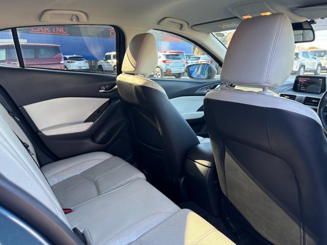 アクセラスポーツ １５ＸＤ　Ｌパッケージ　ヘッドアップディスプレイ　革シート　全方位カメラ　クリアランスソナー　ブラインドスポット　パドルシフト　バックカメラ　パドルシフト　シートヒーター　純正ドラレコ　アイドリングストップ　純正ナビ（37枚目）