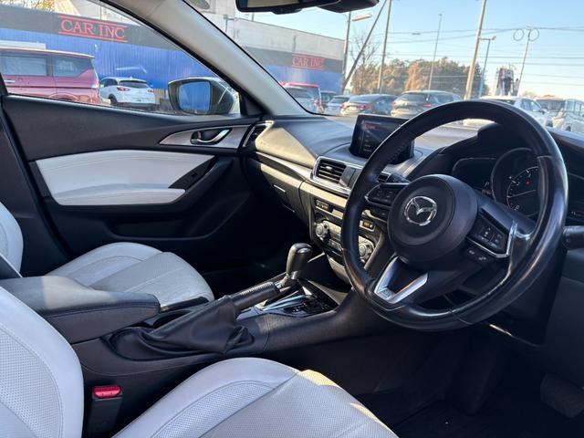 アクセラスポーツ １５ＸＤ　Ｌパッケージ　ヘッドアップディスプレイ　革シート　全方位カメラ　クリアランスソナー　ブラインドスポット　パドルシフト　バックカメラ　パドルシフト　シートヒーター　純正ドラレコ　アイドリングストップ　純正ナビ（40枚目）