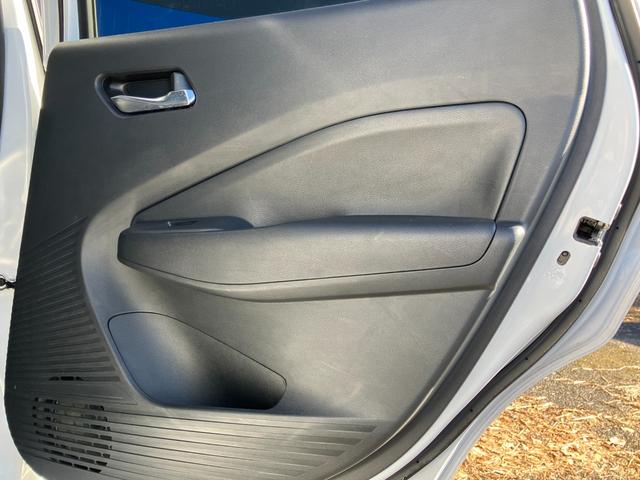 ノート オーテック　クロスオーバー　クリアランスソナー　ブラインドスポット　ＬＥＤヘッドライト　オートハイビーム　ハーフレザーシート　純正ＳＤナビ　フルセグＴＶ　Ｂｌｕｅｔｏｏｔｈオーディオ　全方位カメラ　ステアリングスイッチ　ＥＴＣ（28枚目）