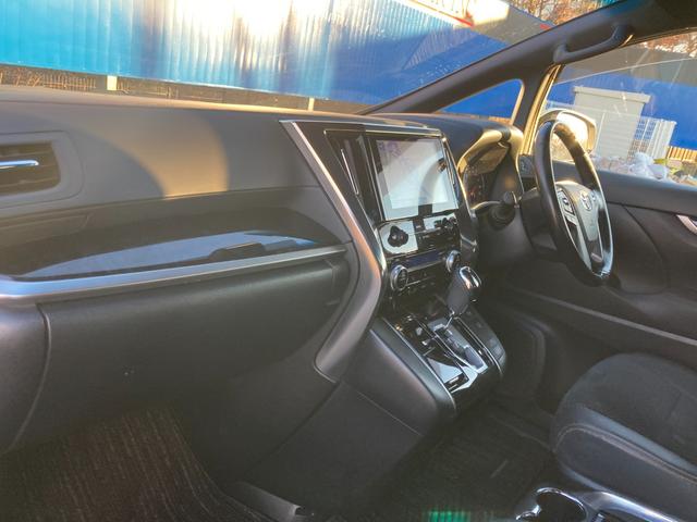 アルファード ２．５Ｓ　タイプゴールド　ワンオーナー　サンルーフ　後席モニター　ディスプレイオーディオ　ＣＤ／ＤＶＤデッキ　フルセグＴＶ　バックカメラ　３眼ＬＥＤヘッドライト　両側電動スライドドア　電動リアゲート　ＥＴＣ　ハーフレザーシート（21枚目）