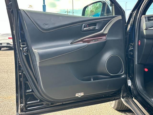 ハリアー プレミアム　アドバンスドパッケージ　モデリスタエアロ　全方位カメラ　パーキングアシスト　クリアランスソナー　クルーズコントロール　パワーバックドア　アイドリングストップ　レーンアシスト　衝突被害軽減ブレーキ　フルセグ　Ｂｌｕｅｔｏｏｔｈ（11枚目）