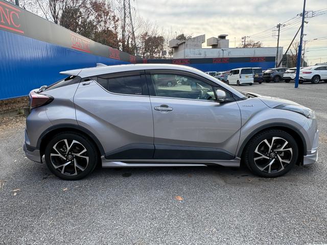 Ｃ－ＨＲ Ｇ　ワンオーナー　モデリスタ　パーキングアシスト　ブラインドスポット　バックカメラ　レーンアシスト　クリアランスソナー　アイドリングストップ　純正ナビ　フルセグ　ステアリングリモコン　バックカメラ　ＥＴＣ（13枚目）