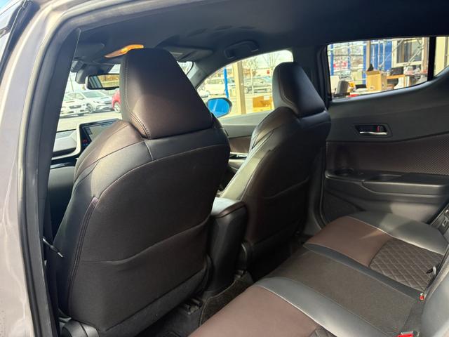 Ｃ－ＨＲ Ｇ　ワンオーナー　モデリスタ　パーキングアシスト　ブラインドスポット　バックカメラ　レーンアシスト　クリアランスソナー　アイドリングストップ　純正ナビ　フルセグ　ステアリングリモコン　バックカメラ　ＥＴＣ（28枚目）