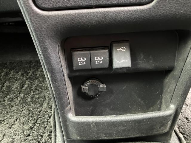 ヴォクシー ＺＳ　両側パワスラ　純正ナビ　Ｂｌｕｅｔｏｏｔｈ　フルセグ　バックカメラ　衝突被害軽減ブレーキ　レーンキープアシスト　アイドリングストップ　アダプティブクルーズ　ビルトインＥＴＣ（11枚目）