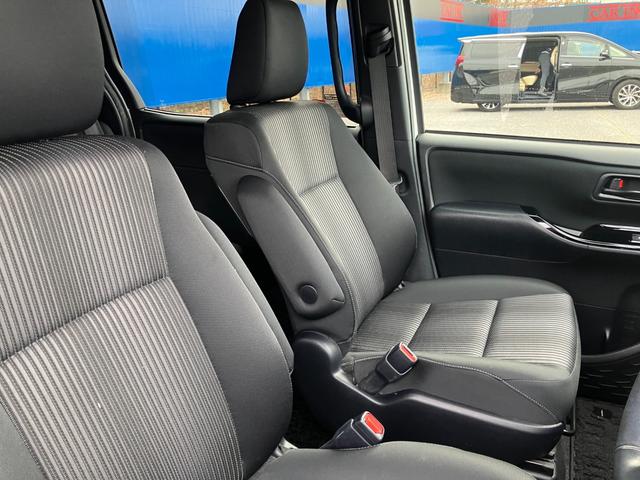 ヴォクシー ＺＳ　両側パワスラ　純正ナビ　Ｂｌｕｅｔｏｏｔｈ　フルセグ　バックカメラ　衝突被害軽減ブレーキ　レーンキープアシスト　アイドリングストップ　アダプティブクルーズ　ビルトインＥＴＣ（27枚目）