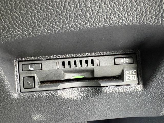 プリウス Ｓセーフティプラス　ワンオーナー　４ＷＤ　トヨタセーフティセンス　純正ＳＤナビ　Ｂｌｕｅｔｏｏｔｈオーディオ　フルセグＴＶ　バックカメラ　ステアリングスイッチ　オートクルーズコントロール　ヘッドアップディスプレイ　ＥＴＣ（29枚目）