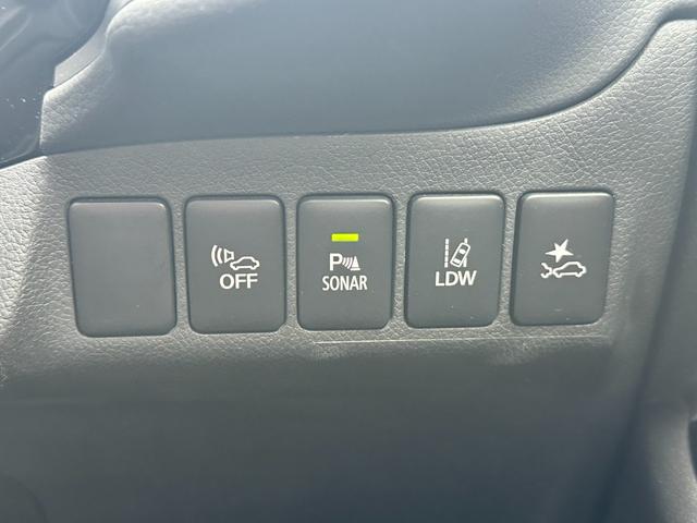アウトランダーＰＨＥＶ Ｇセーフティパッケージ　ワンオーナー　４ＷＤ　サンルーフ　ブラインドスポット　純正ＳＤナビ　Ｂｌｕｅｔｏｏｔｈオーディオ　フルセグＴＶ　ステアリングスイッチ　ハーフレザーシート　前席シートヒーター　パワーシート　ＥＴＣ（12枚目）