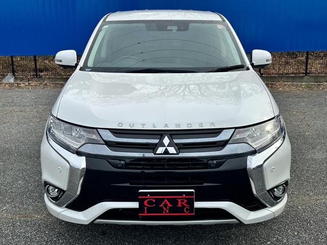 アウトランダーＰＨＥＶ Ｇセーフティパッケージ　ワンオーナー　４ＷＤ　サンルーフ　ブラインドスポット　純正ＳＤナビ　Ｂｌｕｅｔｏｏｔｈオーディオ　フルセグＴＶ　ステアリングスイッチ　ハーフレザーシート　前席シートヒーター　パワーシート　ＥＴＣ（14枚目）