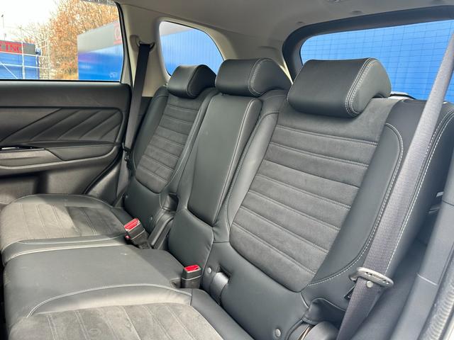 アウトランダーＰＨＥＶ Ｇセーフティパッケージ　ワンオーナー　４ＷＤ　サンルーフ　ブラインドスポット　純正ＳＤナビ　Ｂｌｕｅｔｏｏｔｈオーディオ　フルセグＴＶ　ステアリングスイッチ　ハーフレザーシート　前席シートヒーター　パワーシート　ＥＴＣ（27枚目）