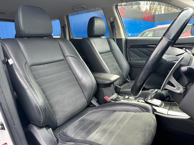 アウトランダーＰＨＥＶ Ｇセーフティパッケージ　ワンオーナー　４ＷＤ　サンルーフ　ブラインドスポット　純正ＳＤナビ　Ｂｌｕｅｔｏｏｔｈオーディオ　フルセグＴＶ　ステアリングスイッチ　ハーフレザーシート　前席シートヒーター　パワーシート　ＥＴＣ（34枚目）