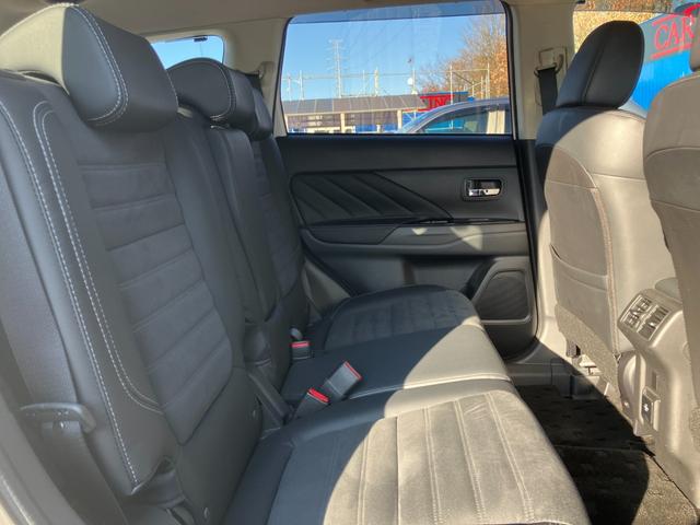 アウトランダーPHEV Gリミテッドエディション 4WD 純正SDナビ ステアリングスイッチ バックカメラ パドルシフト アクティブクルーズコントロール ハンドルヒーター クリアランスソナー ハーフレザーシート 前席シートヒーター LEDヘッドライト(32枚目)