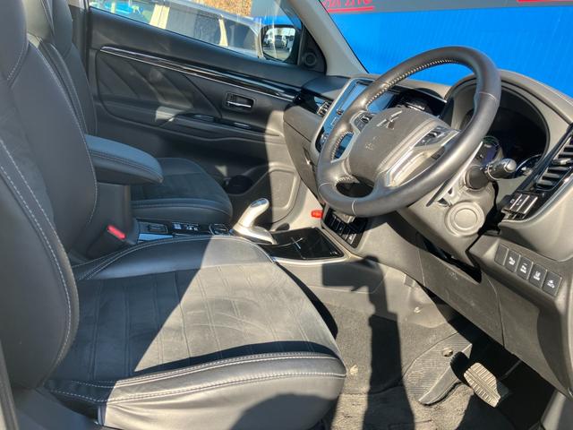 アウトランダーPHEV Gリミテッドエディション 4WD 純正SDナビ ステアリングスイッチ バックカメラ パドルシフト アクティブクルーズコントロール ハンドルヒーター クリアランスソナー ハーフレザーシート 前席シートヒーター LEDヘッドライト(34枚目)