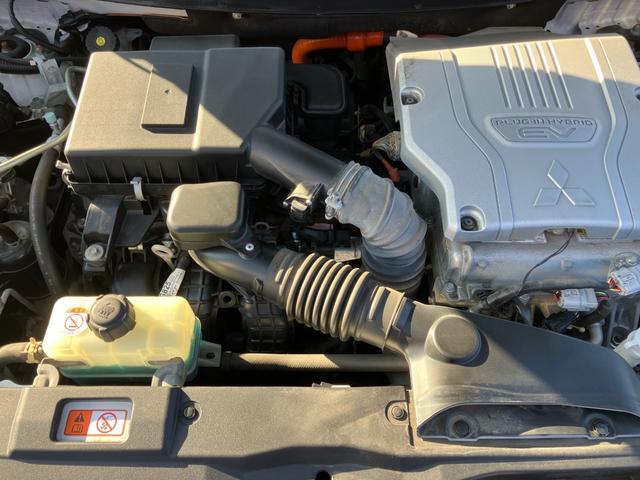 アウトランダーPHEV Gリミテッドエディション 4WD 純正SDナビ ステアリングスイッチ バックカメラ パドルシフト アクティブクルーズコントロール ハンドルヒーター クリアランスソナー ハーフレザーシート 前席シートヒーター LEDヘッドライト(64枚目)