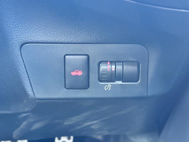 ＢＲＺ Ｓ　６速ＭＴ　オートクルーズコントロール　ＬＥＤヘッドライト　革シート　プッシュスタート（9枚目）
