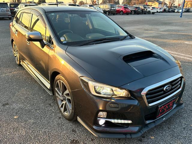 レヴォーグ １．６ＧＴ－Ｓアイサイト　４ＷＤ　パドルシフト　純正ＳＤナビ　ステアリングスイッチ　パーキングアシスト　アクティブクルーズコントロール　クリアランスソナー　バックカメラ　左サイドカメラ　衝突被害軽減ブレーキ　レーンアシスト（10枚目）