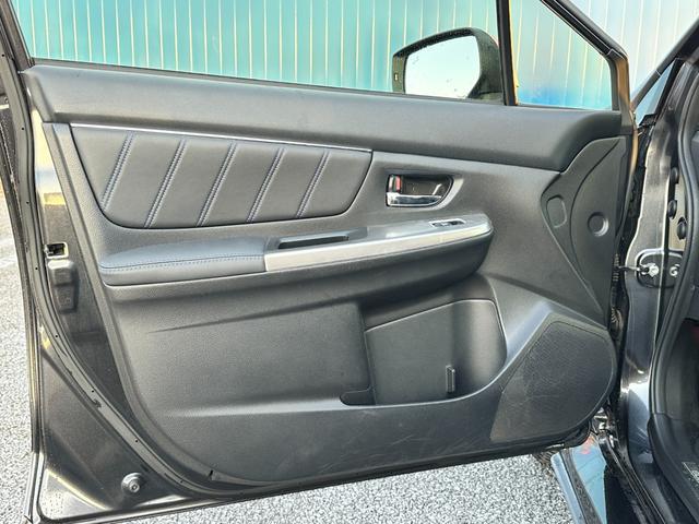 レヴォーグ １．６ＧＴ－Ｓアイサイト　４ＷＤ　パドルシフト　純正ＳＤナビ　ステアリングスイッチ　パーキングアシスト　アクティブクルーズコントロール　クリアランスソナー　バックカメラ　左サイドカメラ　衝突被害軽減ブレーキ　レーンアシスト（17枚目）