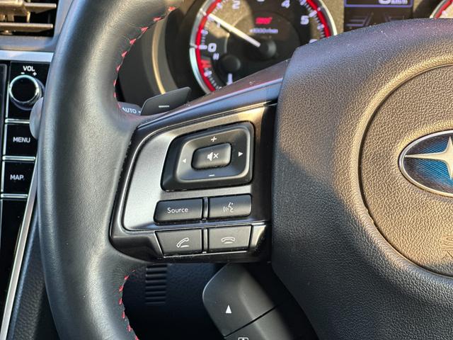 レヴォーグ １．６ＳＴＩスポーツアイサイト　４ＷＤ　純正ＳＤナビ　Ｂｌｕｅｔｏｏｔｈオーディオ　フルセグＴＶ　ステアリングスイッチ　バックカメラ　左サイドカメラ　アクティブクルーズコントロール　クリアランスソナー　ブラインドスポット　ＥＴＣ（4枚目）