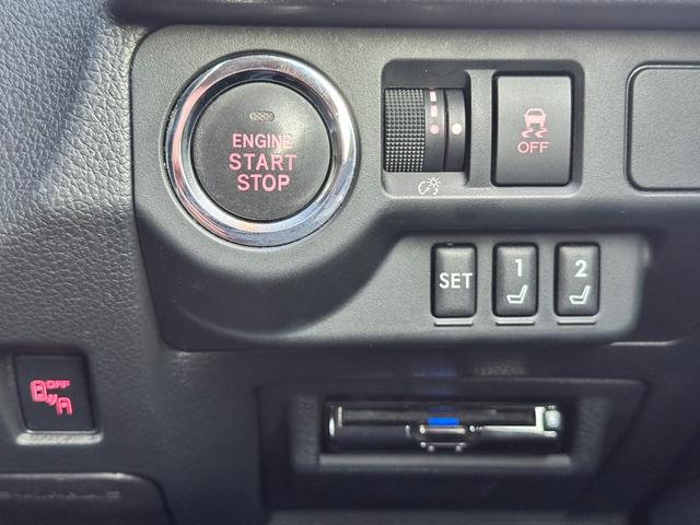 レヴォーグ １．６ＳＴＩスポーツアイサイト　４ＷＤ　純正ＳＤナビ　Ｂｌｕｅｔｏｏｔｈオーディオ　フルセグＴＶ　ステアリングスイッチ　バックカメラ　左サイドカメラ　アクティブクルーズコントロール　クリアランスソナー　ブラインドスポット　ＥＴＣ（8枚目）