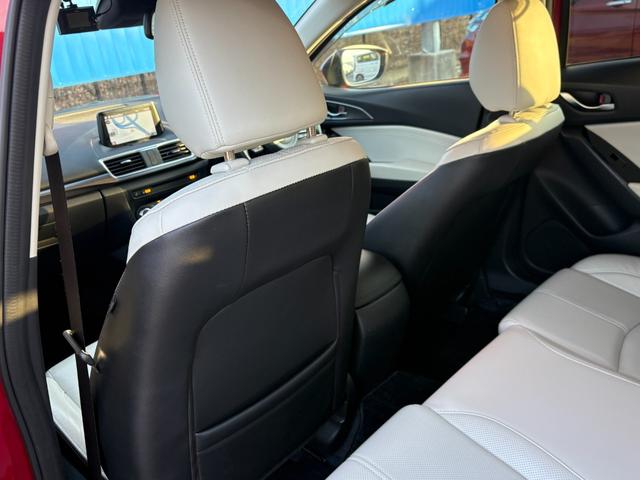 アクセラスポーツ １５ＸＤ　Ｌパッケージ　ワンオーナー　ヘッドアップディスプレイ　アクティブクルーズコントロール　クリアランスソナー　ブラインドスポット　純正ＳＤナビ　Ｂｌｕｅｔｏｏｔｈ接続　フルセグＴＶ　ステアリングスイッチ　バックカメラ（34枚目）