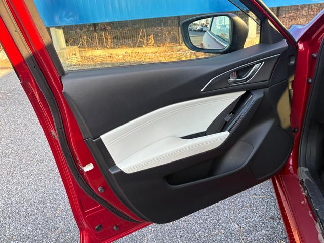 アクセラスポーツ １５ＸＤ　Ｌパッケージ　ワンオーナー　ヘッドアップディスプレイ　アクティブクルーズコントロール　クリアランスソナー　ブラインドスポット　純正ＳＤナビ　Ｂｌｕｅｔｏｏｔｈ接続　フルセグＴＶ　ステアリングスイッチ　バックカメラ（36枚目）