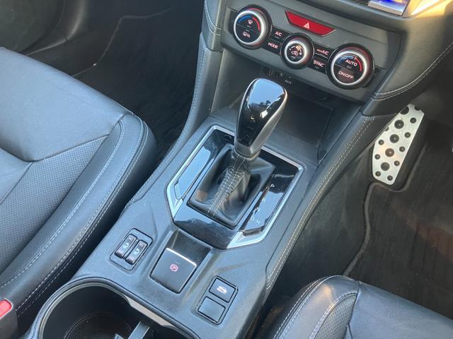 インプレッサスポーツ ２．０ｉ－Ｓアイサイト　ブラックレザーセレクション　４ＷＤ　純正ナビ　フルセグ　Ｂｌｕｅｔｏｏｔｈ　衝突軽減ブレーキ　レーンアシス　レーダークルーズコントロール　クリアランスソナー　シートヒーター　パワーシート（10枚目）