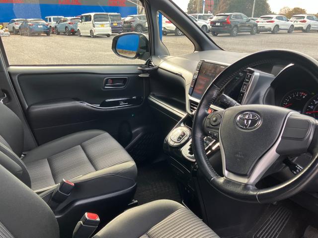 ヴォクシー ＺＳ　アルパイン大型ナビ　バックカメラ　フリップダウンモニター　両側パワースライドドア　衝突軽減ブレーキ　レーンアシスト　オートハイビーム　クルーズコントロール　ビルトインＥＴＣ　ＬＥＤヘッドライト（26枚目）