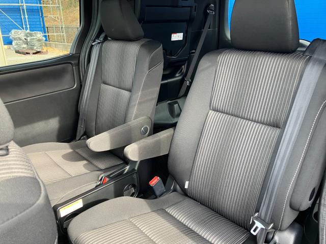 ヴォクシー ＺＳ　アルパイン大型ナビ　バックカメラ　フリップダウンモニター　両側パワースライドドア　衝突軽減ブレーキ　レーンアシスト　オートハイビーム　クルーズコントロール　ビルトインＥＴＣ　ＬＥＤヘッドライト（32枚目）