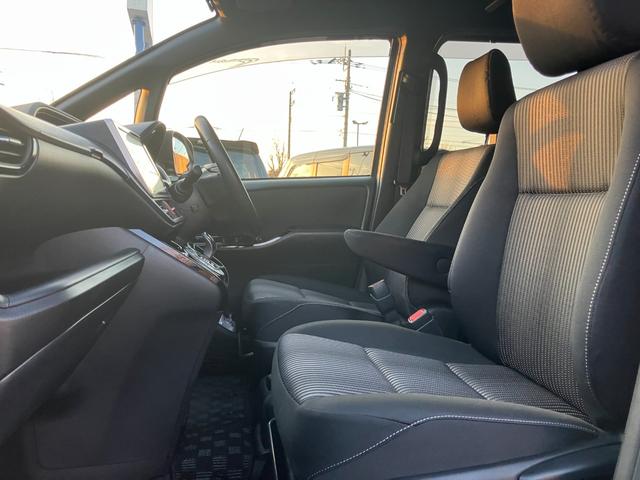 ヴォクシー ハイブリッドＺＳ　両側パワースライドドア　トヨタセーフティセンス　オートクルーズコントロール　純正ナビ　フリップダウンモニター　Ｂｌｕｅｔｏｏｔｈオーディオ　フルセグＴＶ　ステアリングスイッチ　バックカメラ　ＥＴＣ（12枚目）