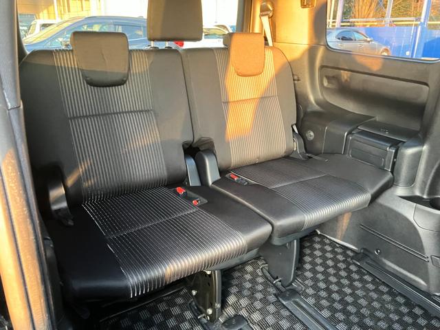 ヴォクシー ハイブリッドＺＳ　両側パワースライドドア　トヨタセーフティセンス　オートクルーズコントロール　純正ナビ　フリップダウンモニター　Ｂｌｕｅｔｏｏｔｈオーディオ　フルセグＴＶ　ステアリングスイッチ　バックカメラ　ＥＴＣ（18枚目）