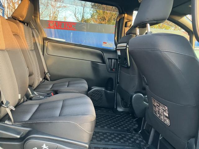 ヴォクシー ハイブリッドＺＳ　両側パワースライドドア　トヨタセーフティセンス　オートクルーズコントロール　純正ナビ　フリップダウンモニター　Ｂｌｕｅｔｏｏｔｈオーディオ　フルセグＴＶ　ステアリングスイッチ　バックカメラ　ＥＴＣ（19枚目）