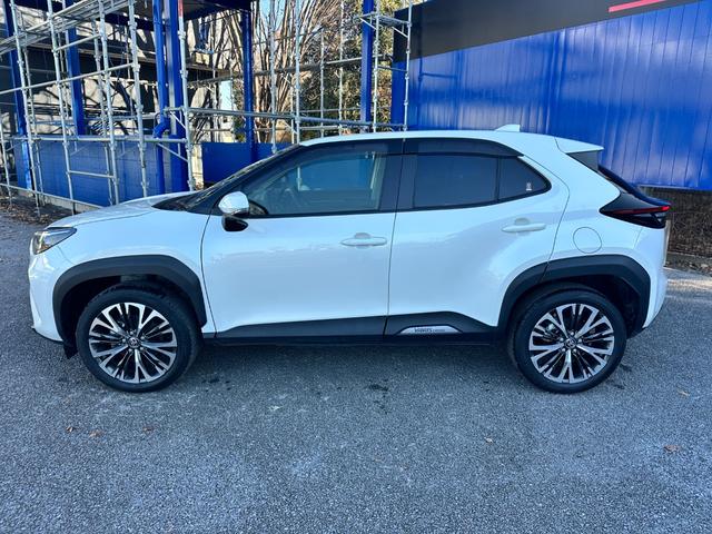 ヤリスクロス ハイブリッドＺ　純正ディスプレイオーディオ　Ｂｌｕｅｔｏｏｔｈオーディオ　フルセグＴＶ　アラウンドビューモニター　ステアリングスイッチ　アダプティブクルーズコントロール　衝突被害軽減ブレーキ　レーンアシスト　ＥＴＣ（17枚目）