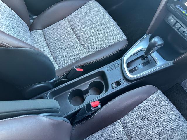 ヤリスクロス ハイブリッドＺ　純正ディスプレイオーディオ　Ｂｌｕｅｔｏｏｔｈオーディオ　フルセグＴＶ　アラウンドビューモニター　ステアリングスイッチ　アダプティブクルーズコントロール　衝突被害軽減ブレーキ　レーンアシスト　ＥＴＣ（42枚目）