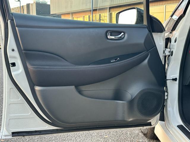 リーフ Ｇ　純正ナビ　Ｂｌｕｅｔｏｏｔｈオーディオ　フルセグＴＶ　アラウンドビューモニター　ヘッドアップディスプレイ　アダプティブクルーズコントロール　パーキングアシスト　クリアランスソナー　ブラインドスポット（21枚目）