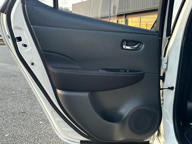 リーフ Ｇ　純正ナビ　Ｂｌｕｅｔｏｏｔｈオーディオ　フルセグＴＶ　アラウンドビューモニター　ヘッドアップディスプレイ　アダプティブクルーズコントロール　パーキングアシスト　クリアランスソナー　ブラインドスポット（24枚目）