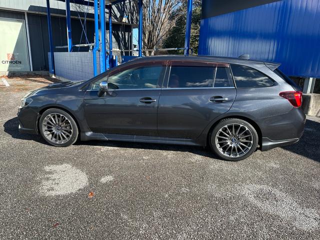 レヴォーグ １．６ＳＴＩスポーツアイサイト　４ＷＤ　純正ＳＤナビ　Ｂｌｕｅｔｏｏｔｈオーディオ　フルセグＴＶ　ステアリングスイッチ　アクティブクルーズコントロール　パーキングアシスト　クリアランスソナー　ブラインドスポット　本革シート（9枚目）