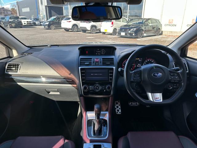 レヴォーグ １．６ＳＴＩスポーツアイサイト　４ＷＤ　純正ＳＤナビ　Ｂｌｕｅｔｏｏｔｈオーディオ　フルセグＴＶ　ステアリングスイッチ　アクティブクルーズコントロール　パーキングアシスト　クリアランスソナー　ブラインドスポット　本革シート（24枚目）