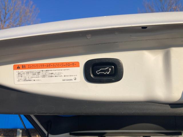 アウトランダーＰＨＥＶ Ｇプレミアムパッケージ　４ＷＤ　純正ナビ　Ｂｌｕｅｔｏｏｔｈオーディオ　フルセグＴＶ　アラウンドビューモニター　フリップダウン　クリアランスソナー　ブラインドスポット　革シート　ＬＥＤヘッドライト　パワーシート　ＥＴＣ（25枚目）