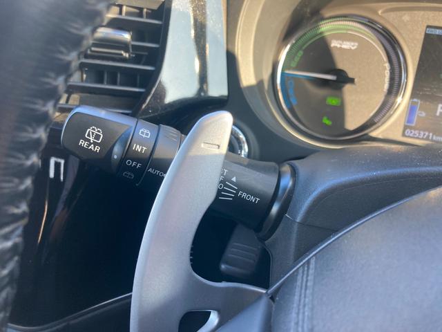 アウトランダーＰＨＥＶ Ｇプレミアムパッケージ　４ＷＤ　純正ナビ　Ｂｌｕｅｔｏｏｔｈオーディオ　フルセグＴＶ　アラウンドビューモニター　フリップダウン　クリアランスソナー　ブラインドスポット　革シート　ＬＥＤヘッドライト　パワーシート　ＥＴＣ（41枚目）