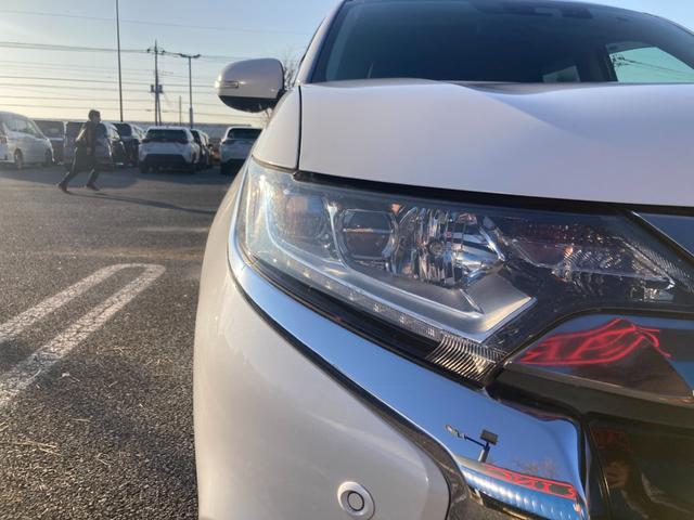 アウトランダーＰＨＥＶ Ｇプレミアムパッケージ　４ＷＤ　純正ナビ　Ｂｌｕｅｔｏｏｔｈオーディオ　フルセグＴＶ　アラウンドビューモニター　フリップダウン　クリアランスソナー　ブラインドスポット　革シート　ＬＥＤヘッドライト　パワーシート　ＥＴＣ（48枚目）