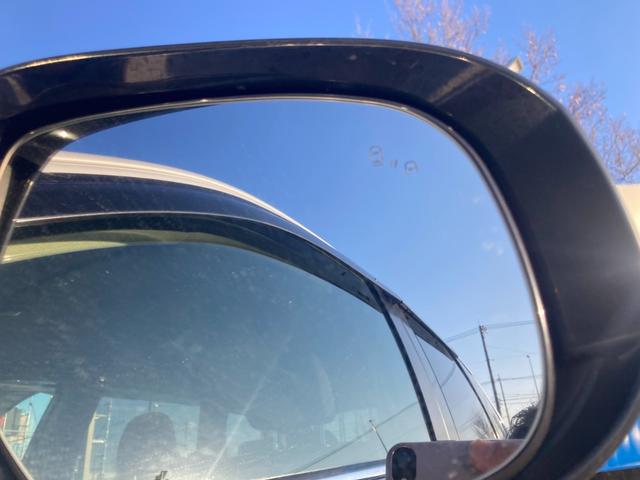 アウトランダーＰＨＥＶ Ｇプレミアムパッケージ　４ＷＤ　純正ナビ　Ｂｌｕｅｔｏｏｔｈオーディオ　フルセグＴＶ　アラウンドビューモニター　フリップダウン　クリアランスソナー　ブラインドスポット　革シート　ＬＥＤヘッドライト　パワーシート　ＥＴＣ（52枚目）