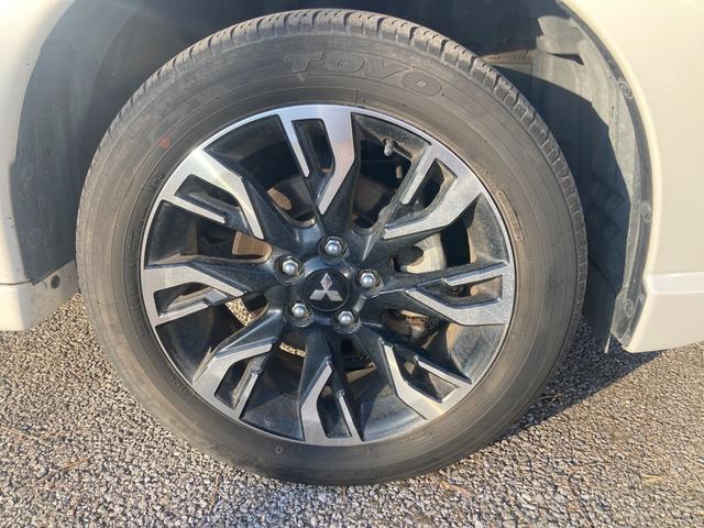 アウトランダーＰＨＥＶ Ｇプレミアムパッケージ　４ＷＤ　純正ナビ　Ｂｌｕｅｔｏｏｔｈオーディオ　フルセグＴＶ　アラウンドビューモニター　フリップダウン　クリアランスソナー　ブラインドスポット　革シート　ＬＥＤヘッドライト　パワーシート　ＥＴＣ（61枚目）