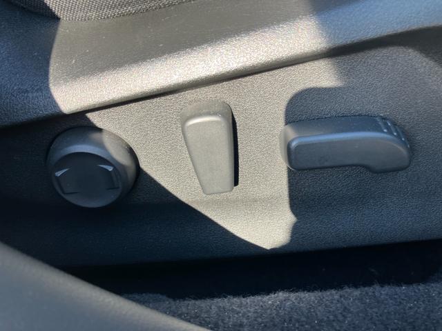 レヴォーグ ＧＴ－Ｈ　ＥＸ　４ＷＤ　アクティブクルーズコントロール　レーンアシスト　純正ナビ　Ｂｌｕｅｔｏｏｔｈオーディオ　フルセグＴＶ　ステアリングスイッチ　フロント・サイド・バックカメラ　パワーバックドア　ＬＥＤヘッドライト（17枚目）