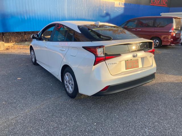 プリウス Ｓ　アクティブクルーズコントロール　レーンアシスト　パーキングアシスト　クリアランスソナー　純正ＳＤナビ　Ｂｌｕｅｔｏｏｔｈオーディオ　ワンセグＴＶ　　ステアリングスイッチ　バックカメラ　ＥＴＣ（15枚目）