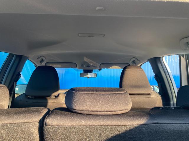 プリウス Ｓ　アクティブクルーズコントロール　レーンアシスト　パーキングアシスト　クリアランスソナー　純正ＳＤナビ　Ｂｌｕｅｔｏｏｔｈオーディオ　ワンセグＴＶ　　ステアリングスイッチ　バックカメラ　ＥＴＣ（25枚目）