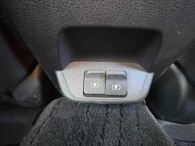 リーフ Ｘ　Ｖセレクション　ワンオーナー　プロパイロット　ＴＶキャンセラー　ＡｐｐｌｅＣａｒＰｌａｙ　アクティブクルーズコントロール　純正ナビ　Ｂｌｕｅｔｏｏｔｈオーディオ　フルセグＴＶ　アラウンドビューモニター　ＥＴＣ（2枚目）