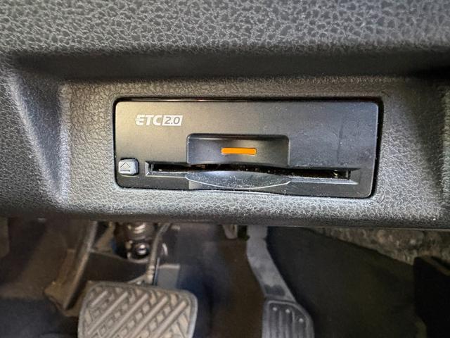 リーフ Ｘ　Ｖセレクション　ワンオーナー　プロパイロット　ＴＶキャンセラー　ＡｐｐｌｅＣａｒＰｌａｙ　アクティブクルーズコントロール　純正ナビ　Ｂｌｕｅｔｏｏｔｈオーディオ　フルセグＴＶ　アラウンドビューモニター　ＥＴＣ（6枚目）