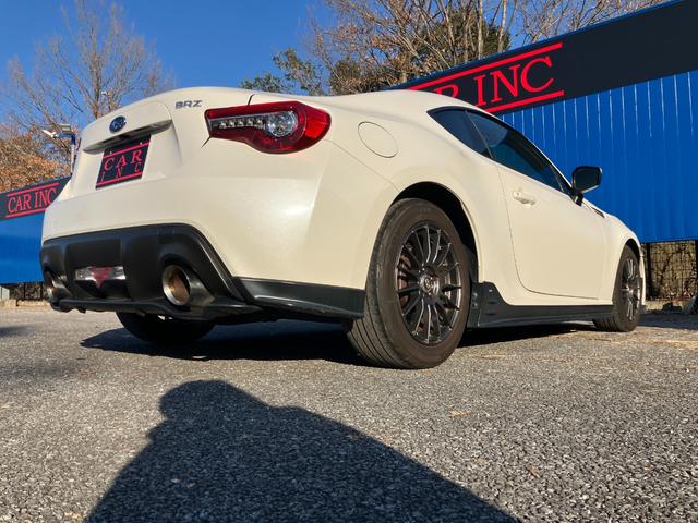 ＢＲＺ Ｒ　カスタマイズパッケージ　６速ＭＴ　ＳＴＩフルエアロ　ＳＴＩマフラー　ＳＴＩタワーバー　水温計　１６インチエンケイアルミホイール　純正メモリーナビ　地デジ　バックカメラ　ＬＥＤヘッドライト　ＥＴＣ（3枚目）