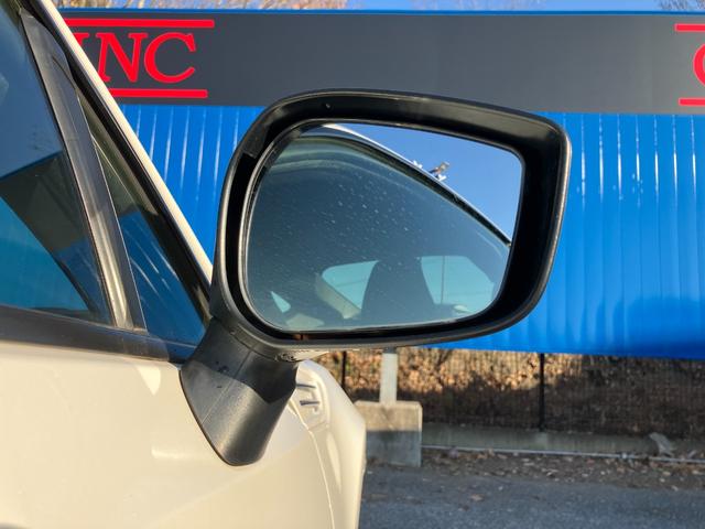 ＢＲＺ Ｒ　カスタマイズパッケージ　６速ＭＴ　ＳＴＩフルエアロ　ＳＴＩマフラー　ＳＴＩタワーバー　水温計　１６インチエンケイアルミホイール　純正メモリーナビ　地デジ　バックカメラ　ＬＥＤヘッドライト　ＥＴＣ（13枚目）