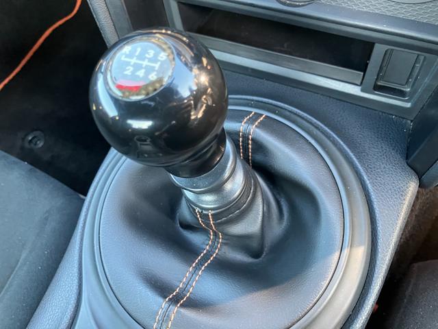 ＢＲＺ Ｒ　カスタマイズパッケージ　６速ＭＴ　ＳＴＩフルエアロ　ＳＴＩマフラー　ＳＴＩタワーバー　水温計　１６インチエンケイアルミホイール　純正メモリーナビ　地デジ　バックカメラ　ＬＥＤヘッドライト　ＥＴＣ（15枚目）